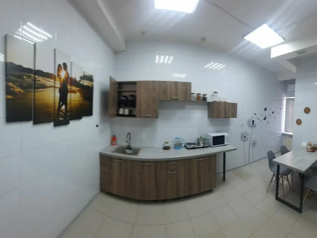 Уютная комната возле моря в центре города для девушек