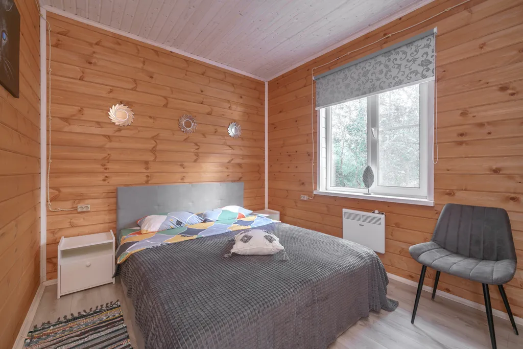 Новый коттедж для отдыха у реки с бассейном и баней