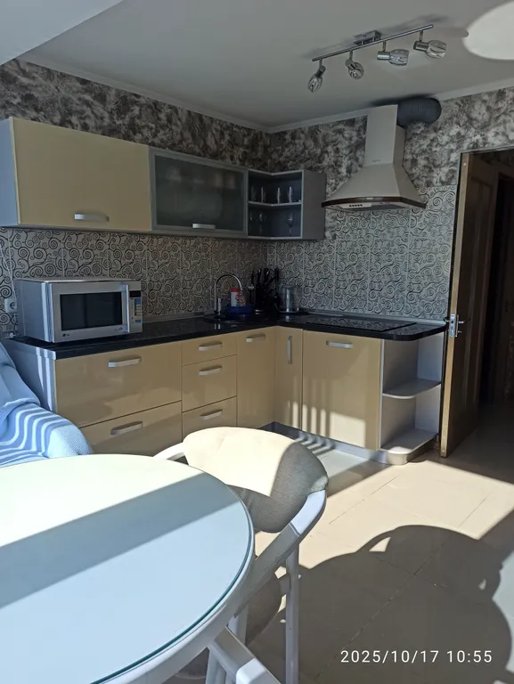 Квартира Квартира с потрясающим видом на море в элитном доме — Алушта