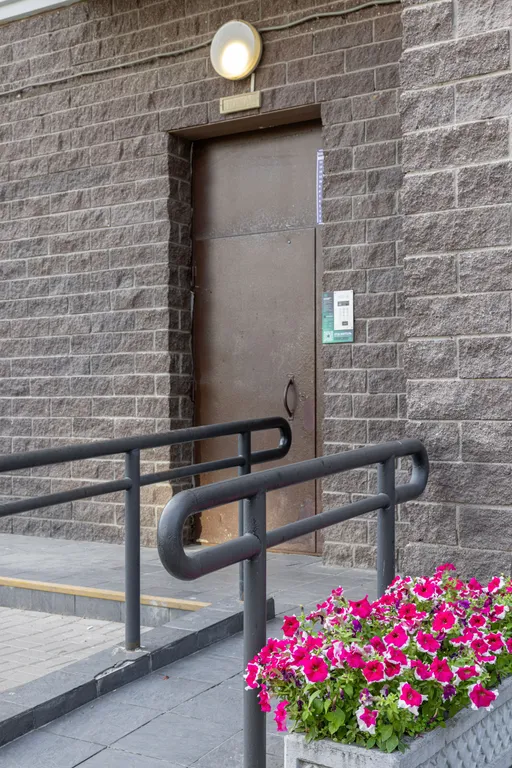 Духкомнатная квартира рядом с метро Электросила