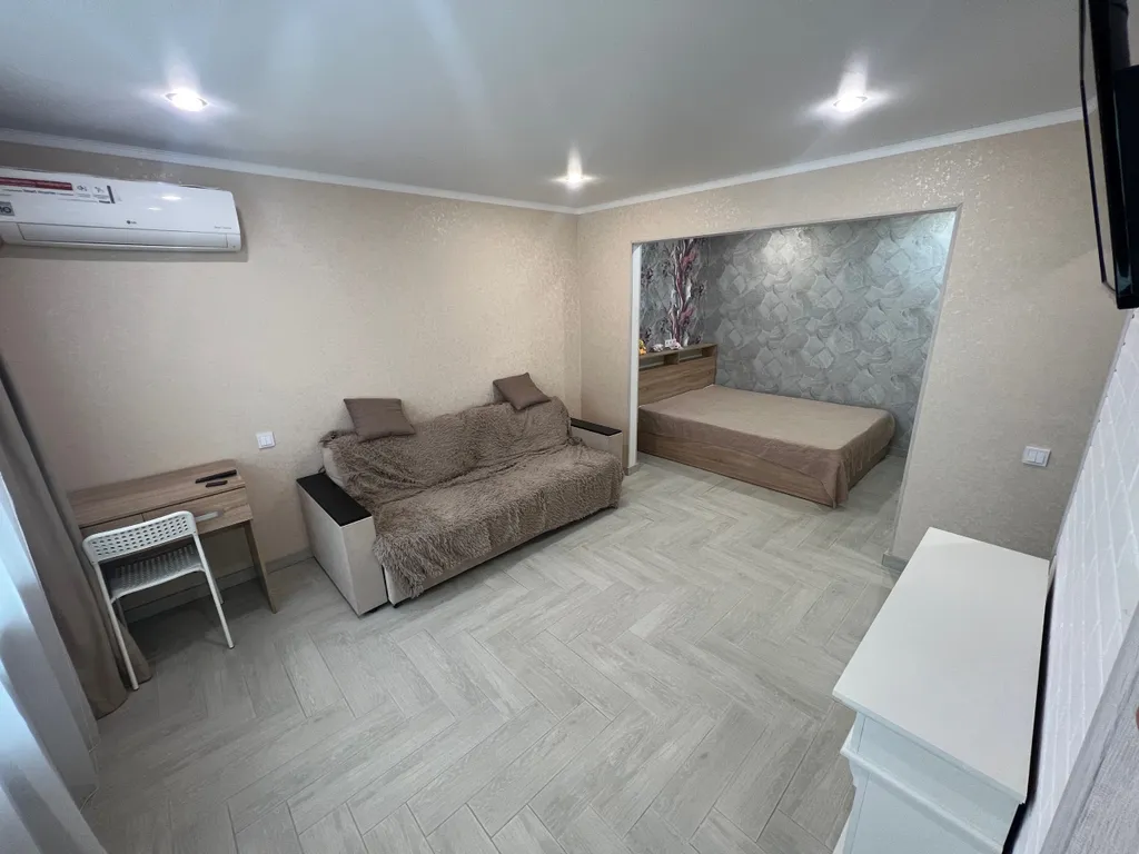 Квартира Однокомнатная квартира с хорошим ремонтом в районе рынка Универсам — Евпатория