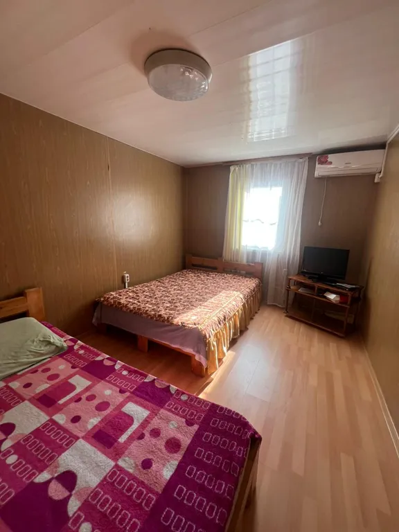 Отдельный дом с удобствами на берегу моря, на трёх сотках