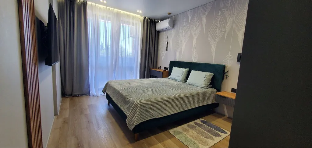 Современные апартаменты в живописном месте Ялты с видом на море