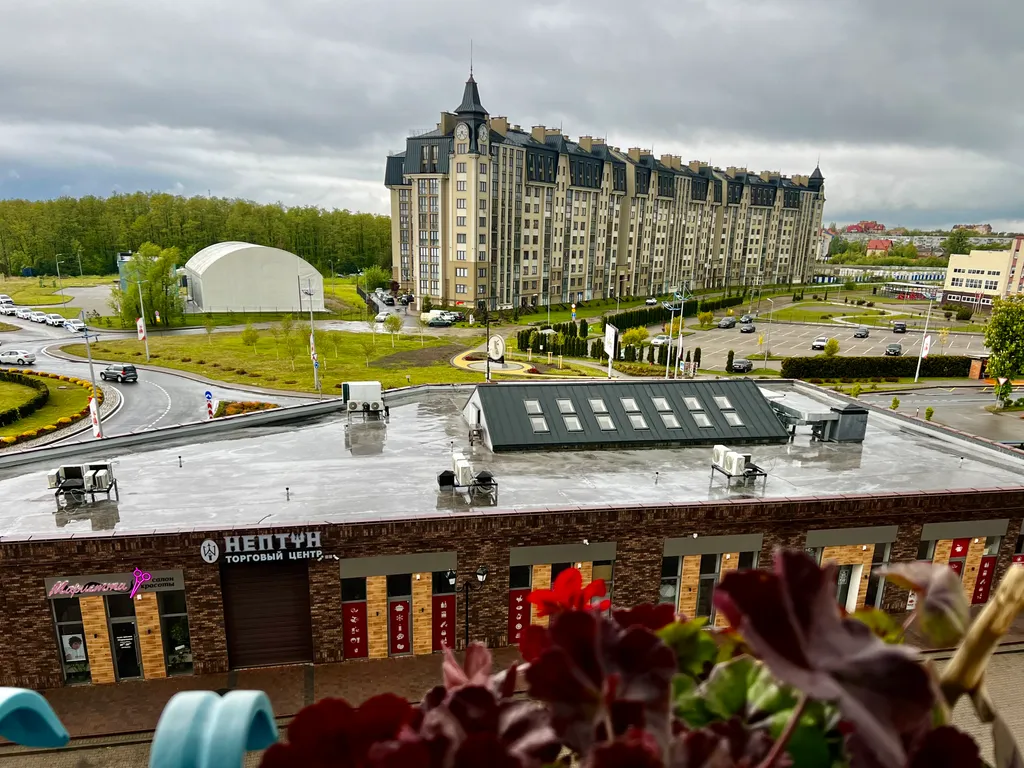 Современная уютная квартира около моря