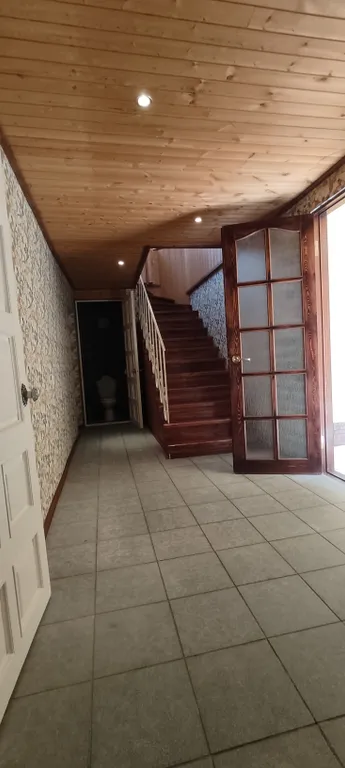 Дом с отдельным входом и двором