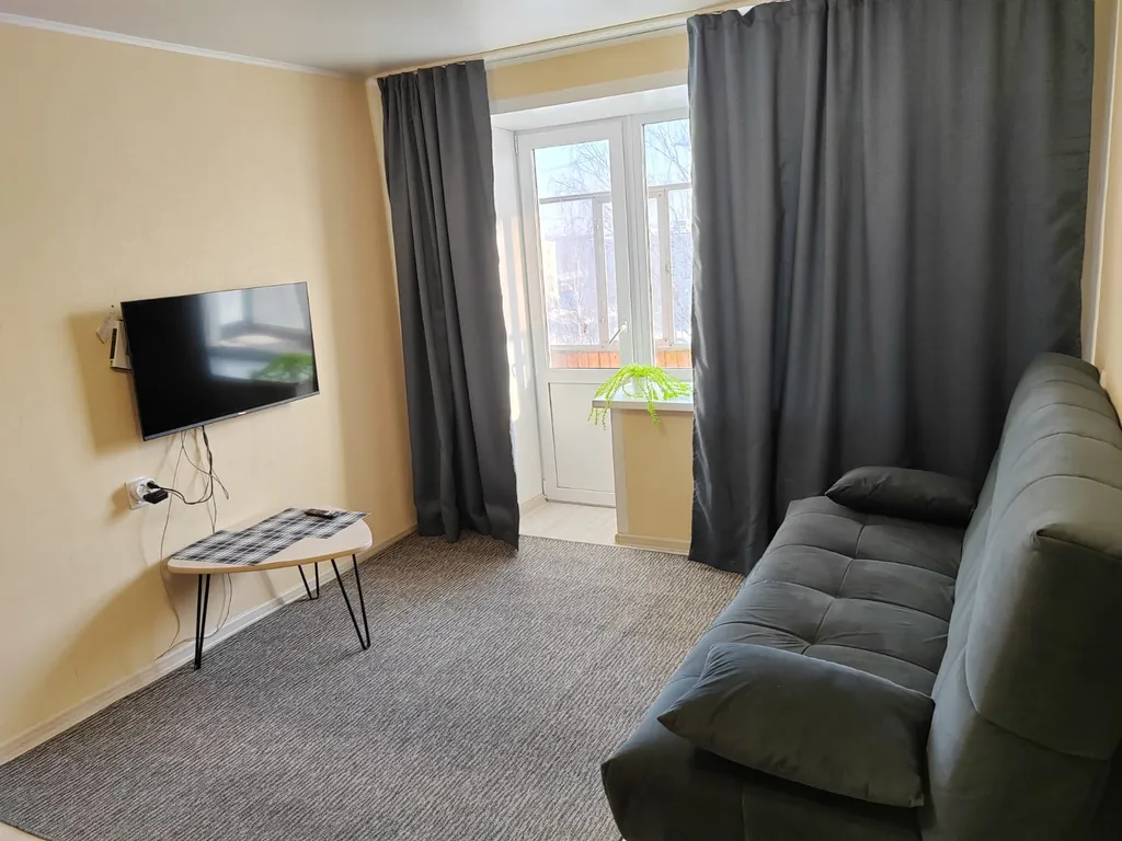 Уютная квартира в центре города — аренда посуточно в Серов