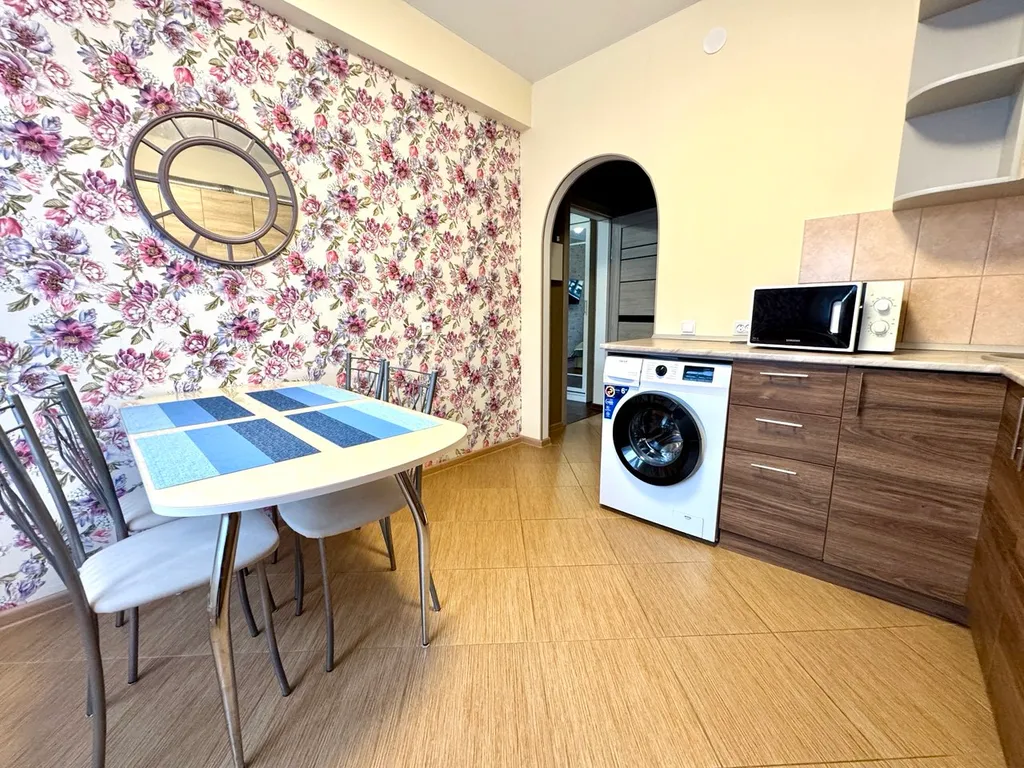 Однокомнатная квартира в центре с видом на горы