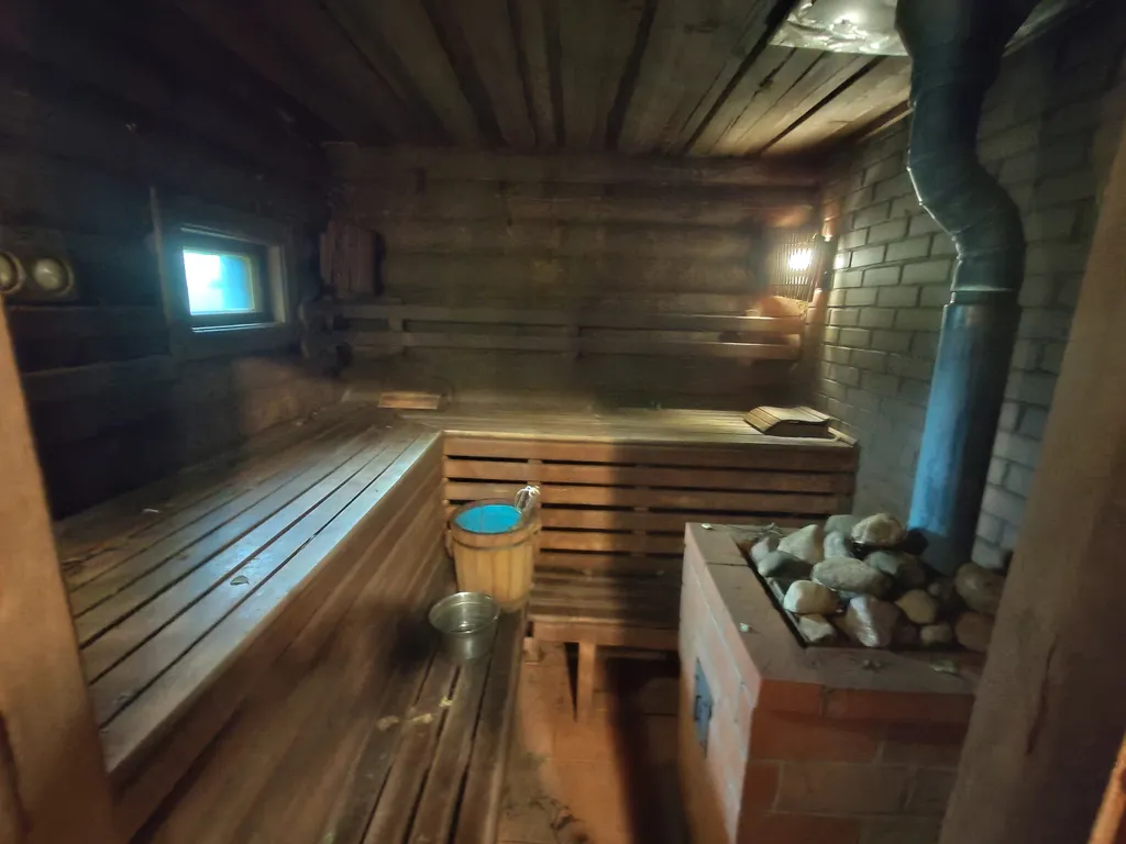 Хутор возле леса и озер