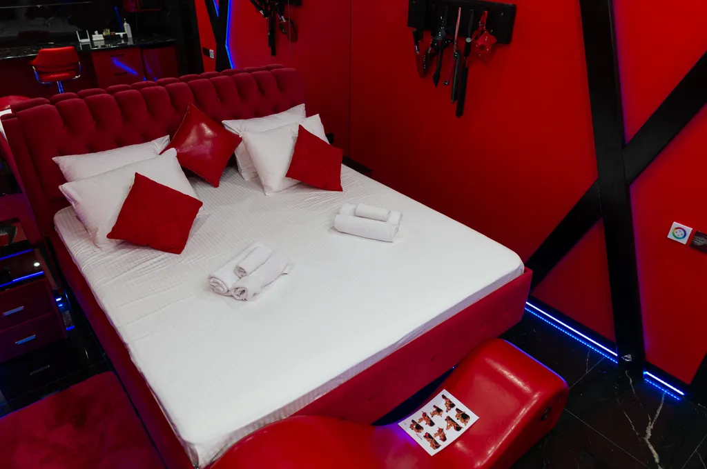 Poмaнтичeский апартамент с темaтичеcким интеpьеpом