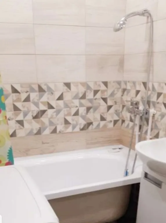 Двухкомнатная квартира с современным ремонтом в центре Норильска