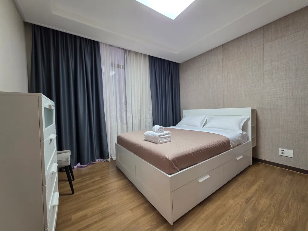 2-комнатная квартира возле Посольства США