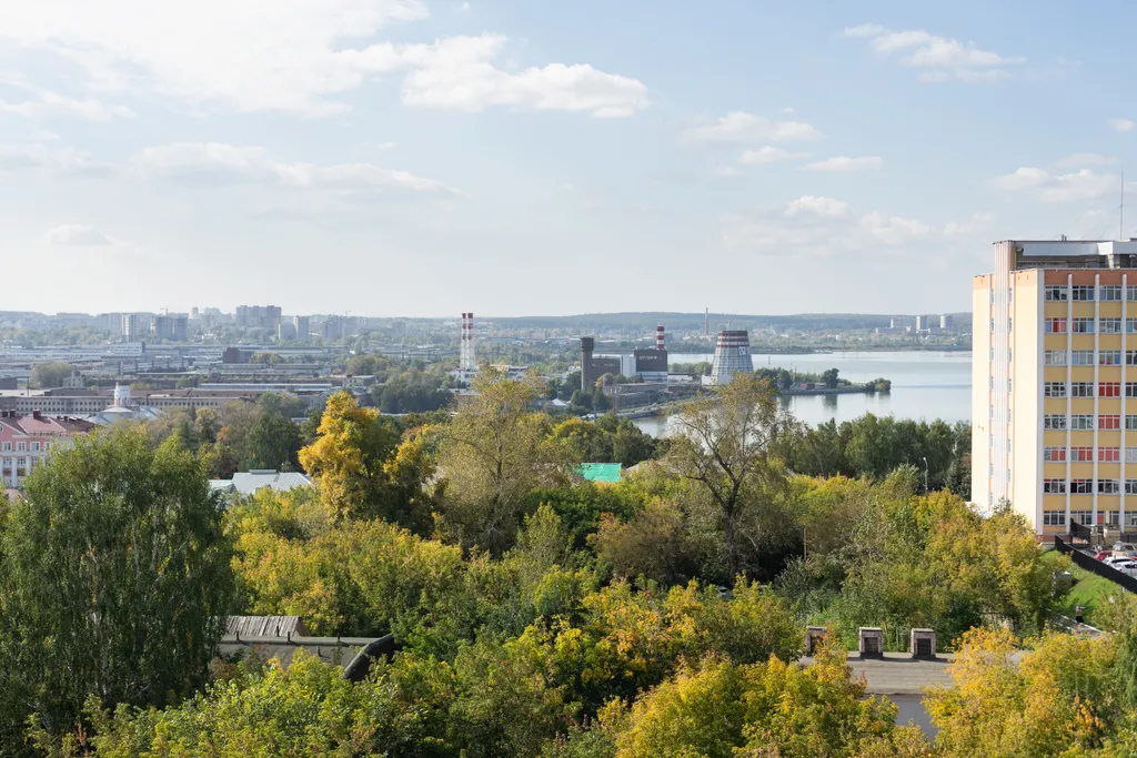 Апартаменты бизнес класса в центре города с красивым видом из окна