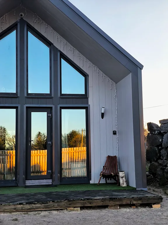 Загородный дом у озера