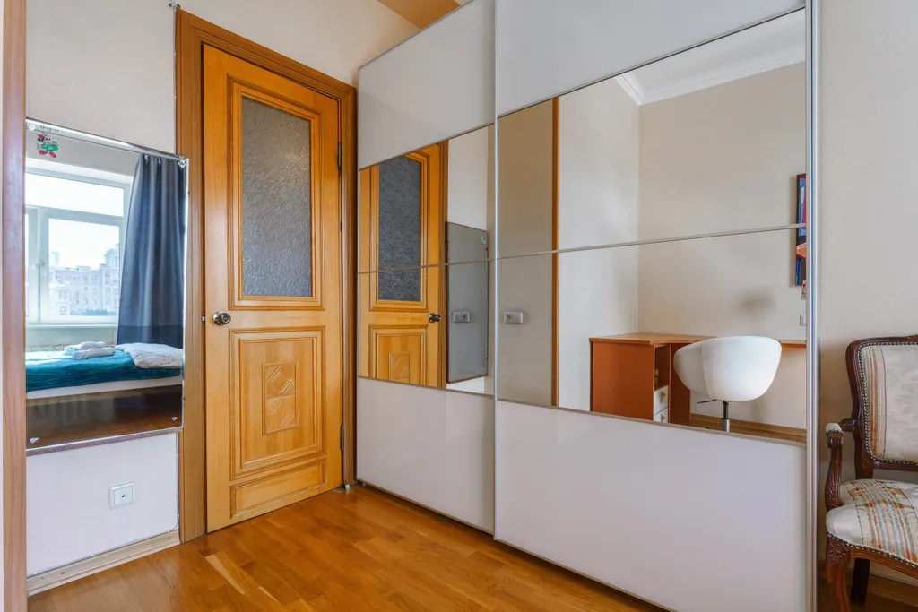 Квартира 4-комнатная квартира с видом на набережную — Москва