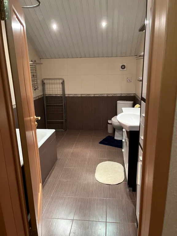 Шикарный загородный дом с бильярдом