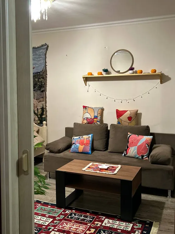 Солнечная уютная квартира возле набережной