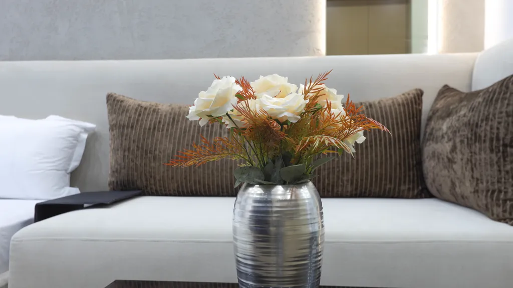 Современная студио с неповторимым дизайном