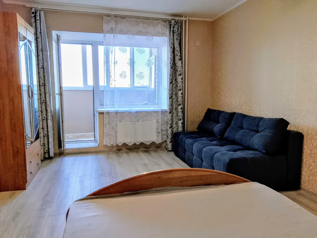 Квартира 1-Комнатная Уютная, даже диванчик на кухне есть — аренда посуточно в Волгоград