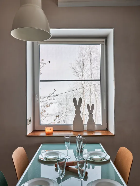 Красивый коттедж у озера для семьи в 20 минутах от города