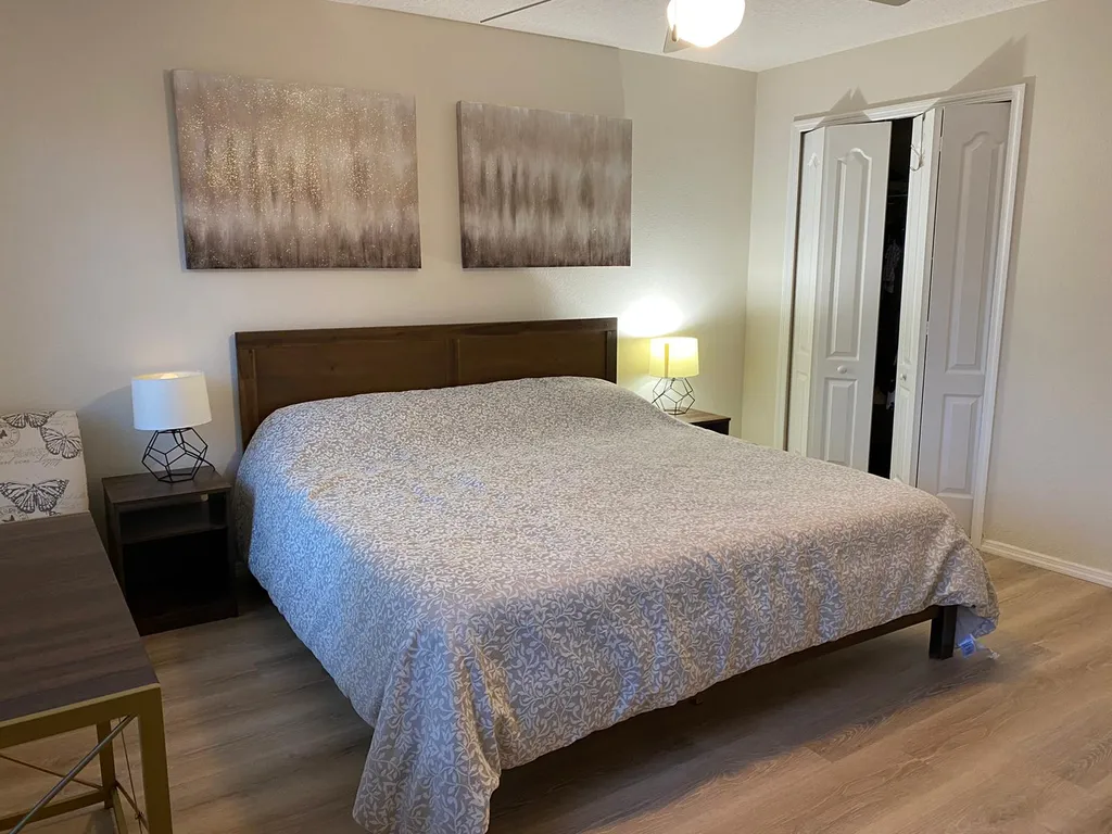 Уютный большой дом с бассейном недалеко от Диснейлэнда