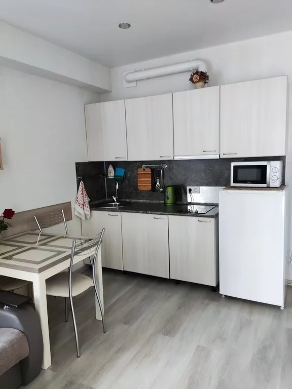 Уютная студия с видом на бассейн