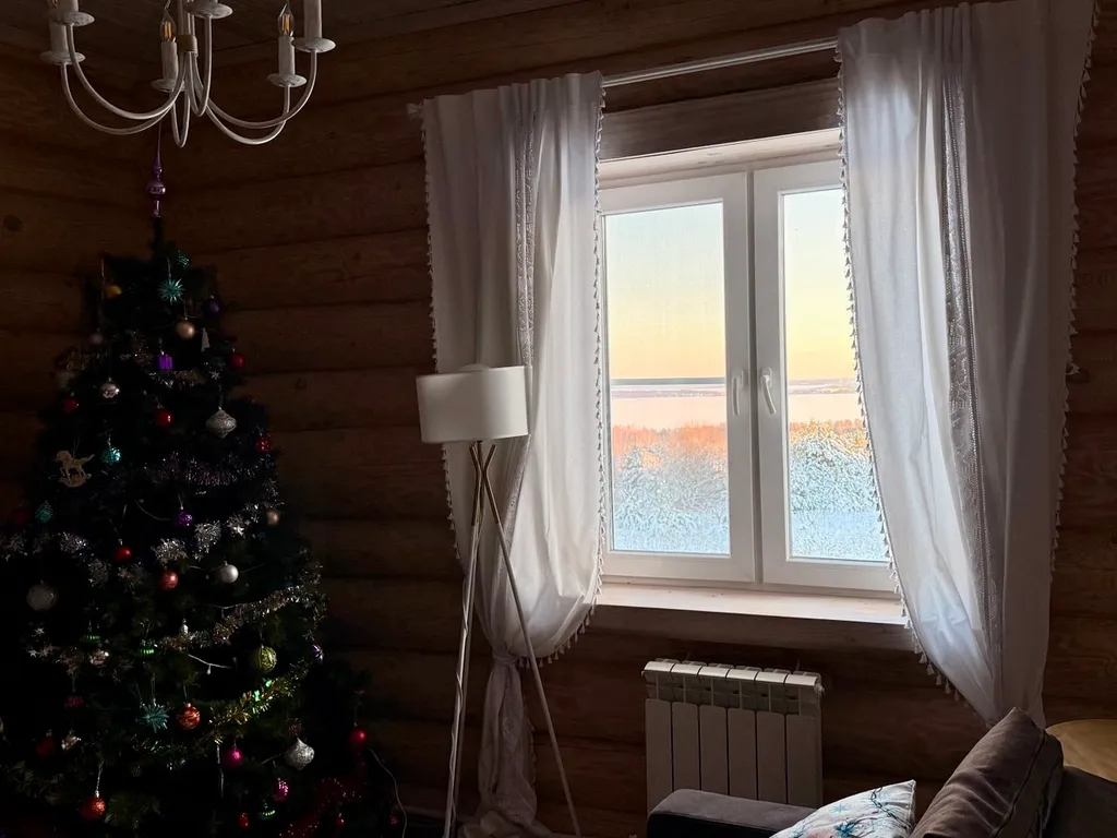 Двухэтажный дом с видом на Галичское озеро