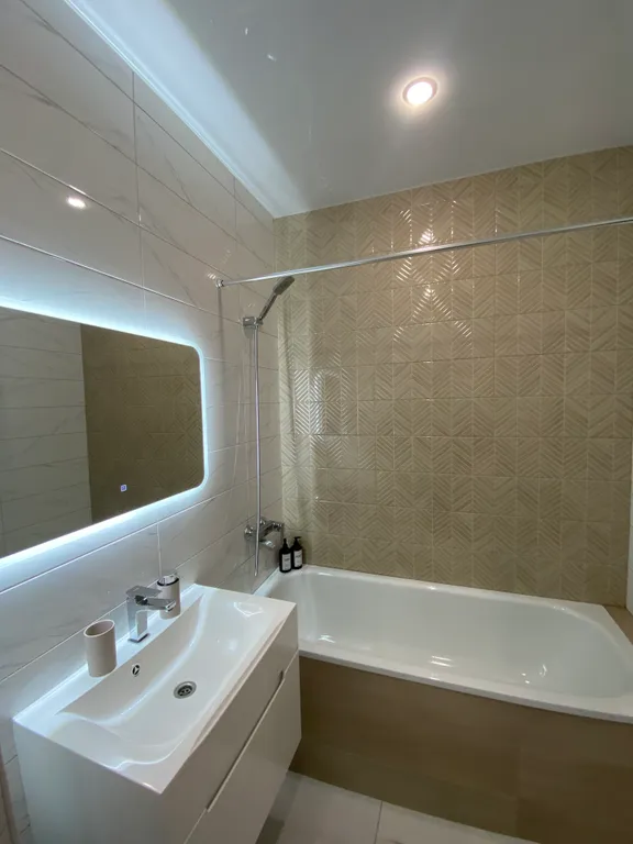 Красивая квартира на Российском