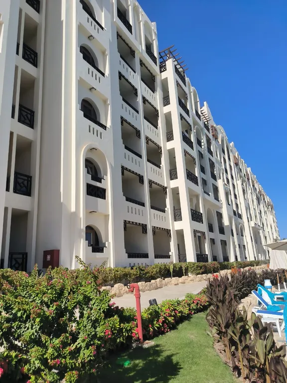 Студия в элитном районе с пляжем и бассейном с подогревом