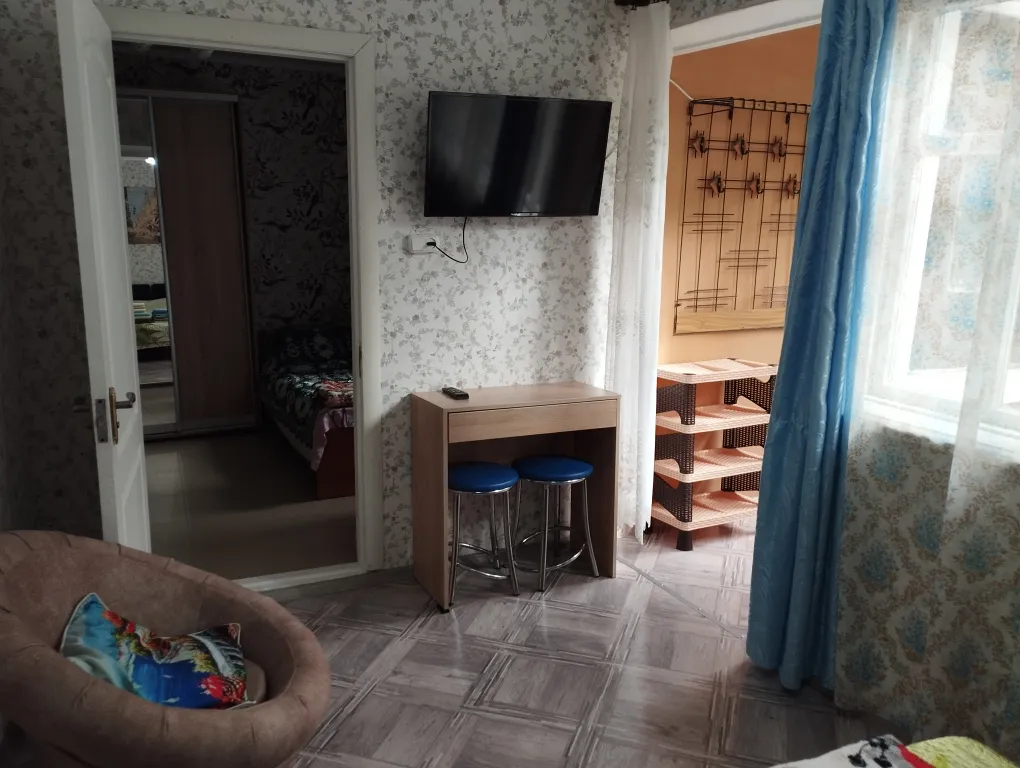 Двухкомнатный домик в частном домовладении