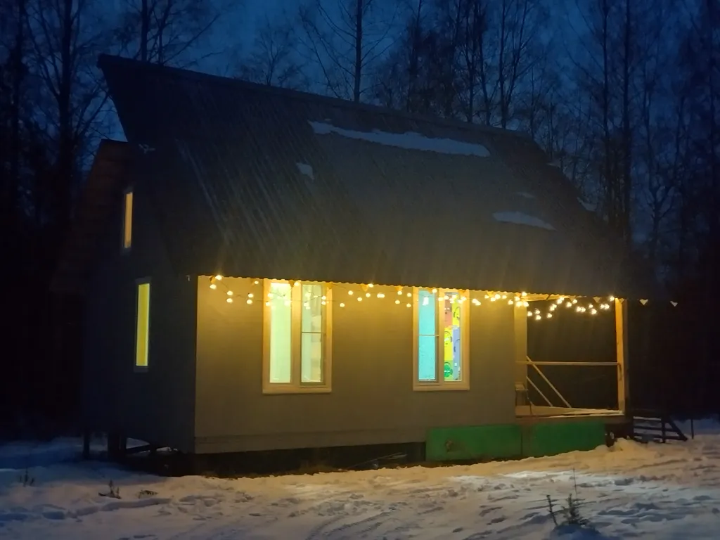 Коттедж Дом на берегу протоки, ведущей в Вышневолоцкое водохранилище — аренда посуточно в Вышний Волочек