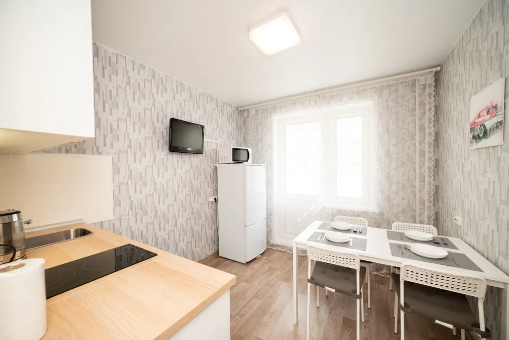 Квартира Двухкомнатная квартира рядом с ТЦ Июнь — Красноярск