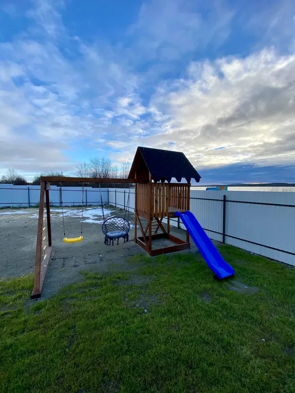 Дом на берегу озера