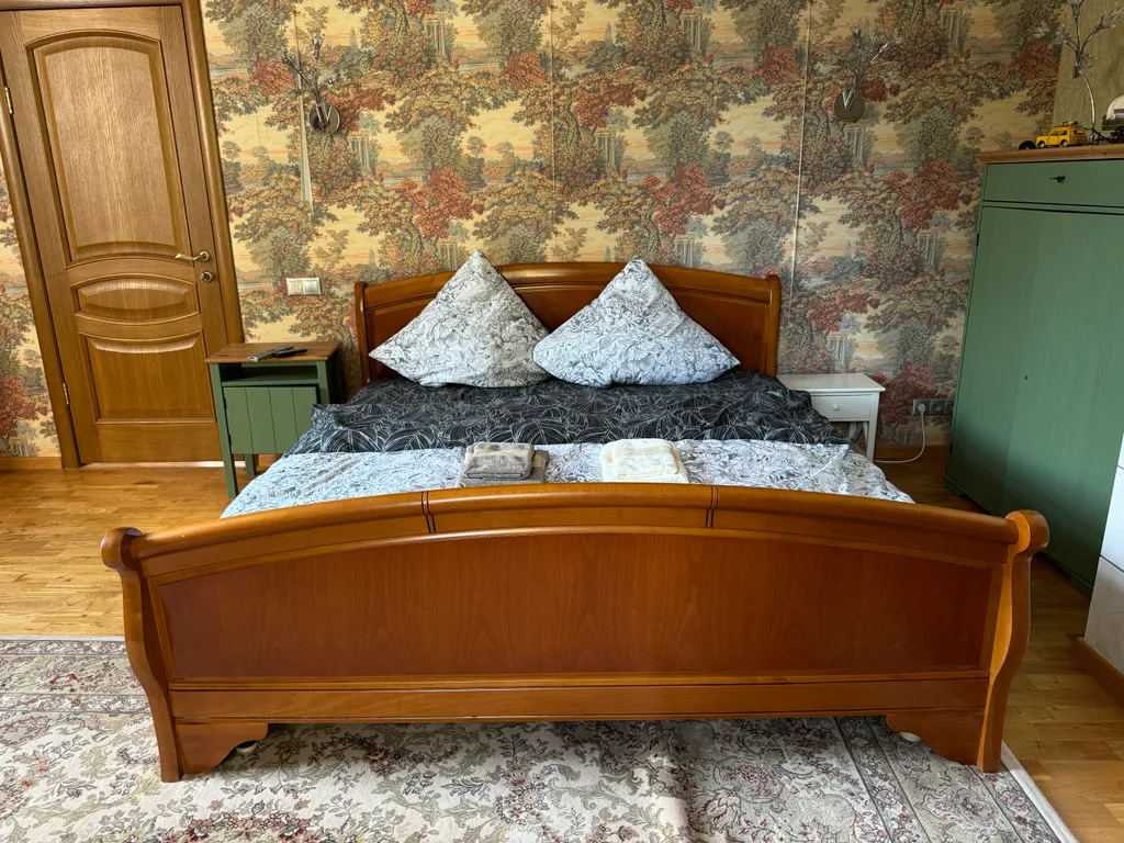 Дом с бассейном, сауной, возле леса для семейного отдыха