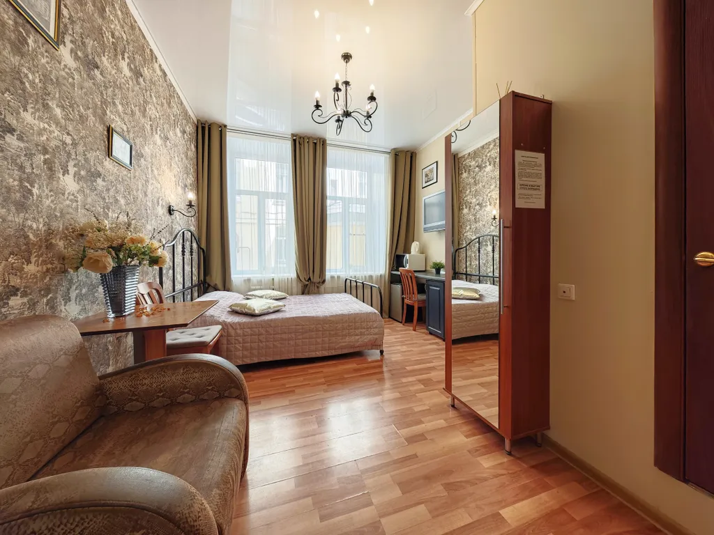 Уютная комната-студия на Невском