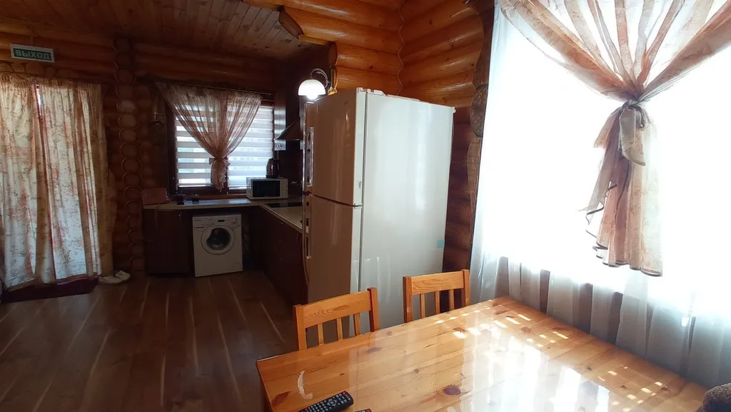 Деревянный сруб на Западном побережье Крыма