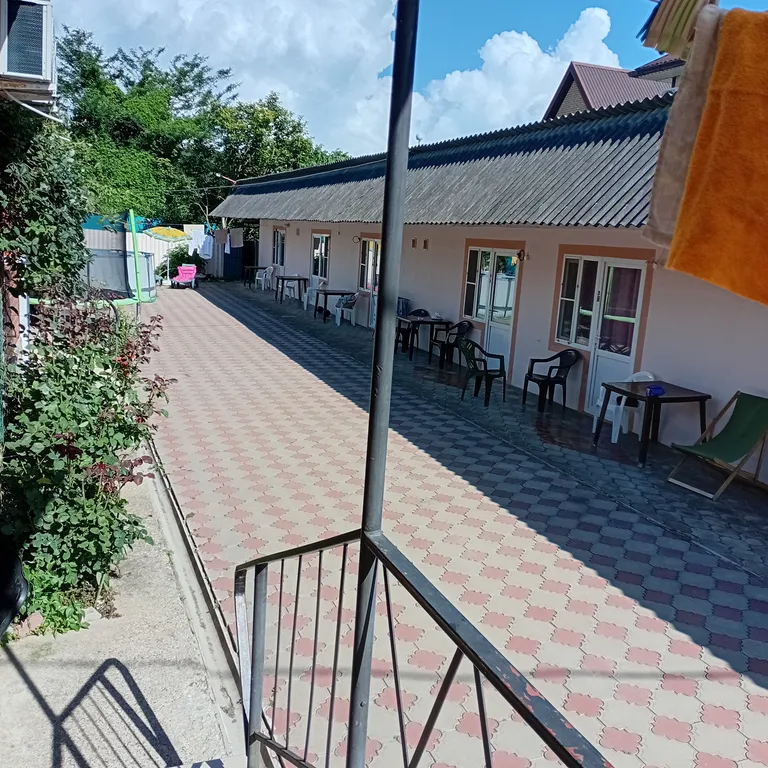 2 комнатный номер со своей кухней, кондиционером, телевизором, душем