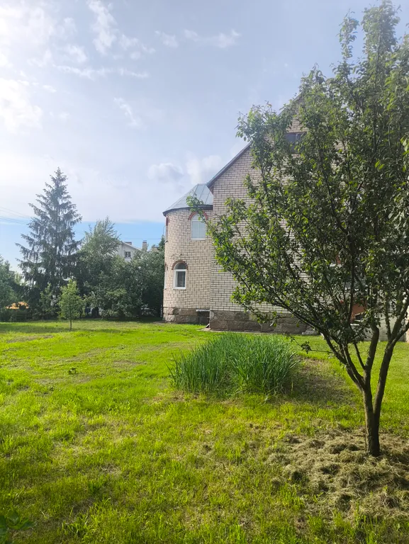 Двухэтажный коттедж с беседкой и баней для отдыха и проживания — аренда посуточно в Витебск