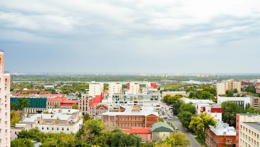 Уютный уголок для путешественников с видом на реку Волга