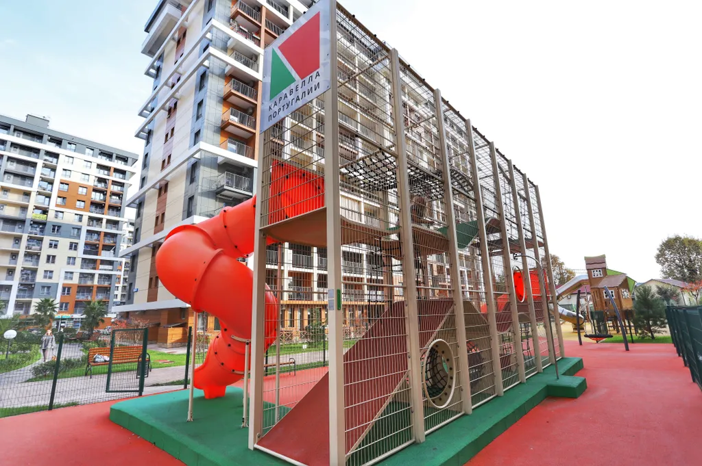 Евродвухкомнатная квартира для всей семьи с видом на море и горы