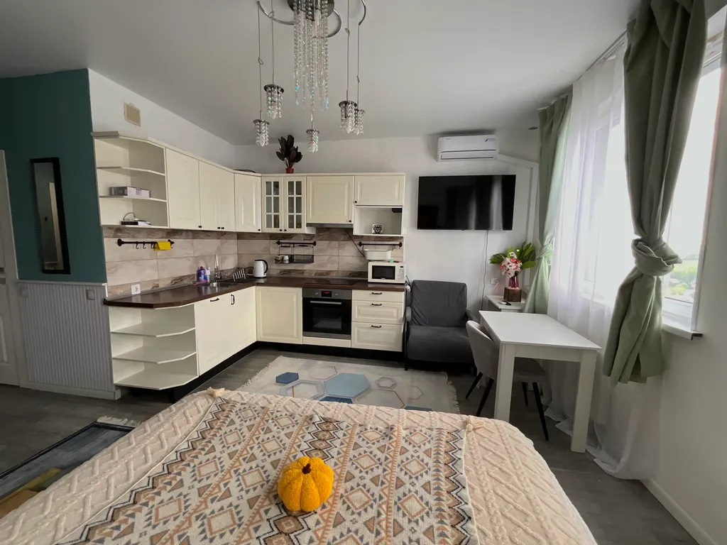 Уютная студия у метро Рассказовка