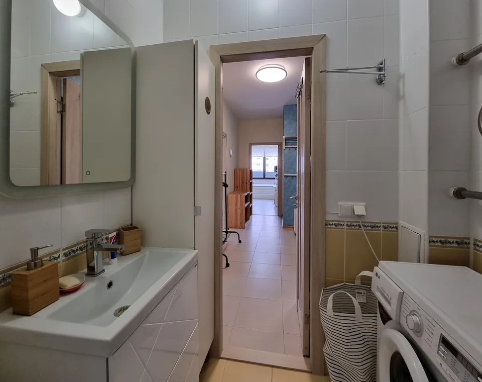 Двухкомнатная квартира с подиумами