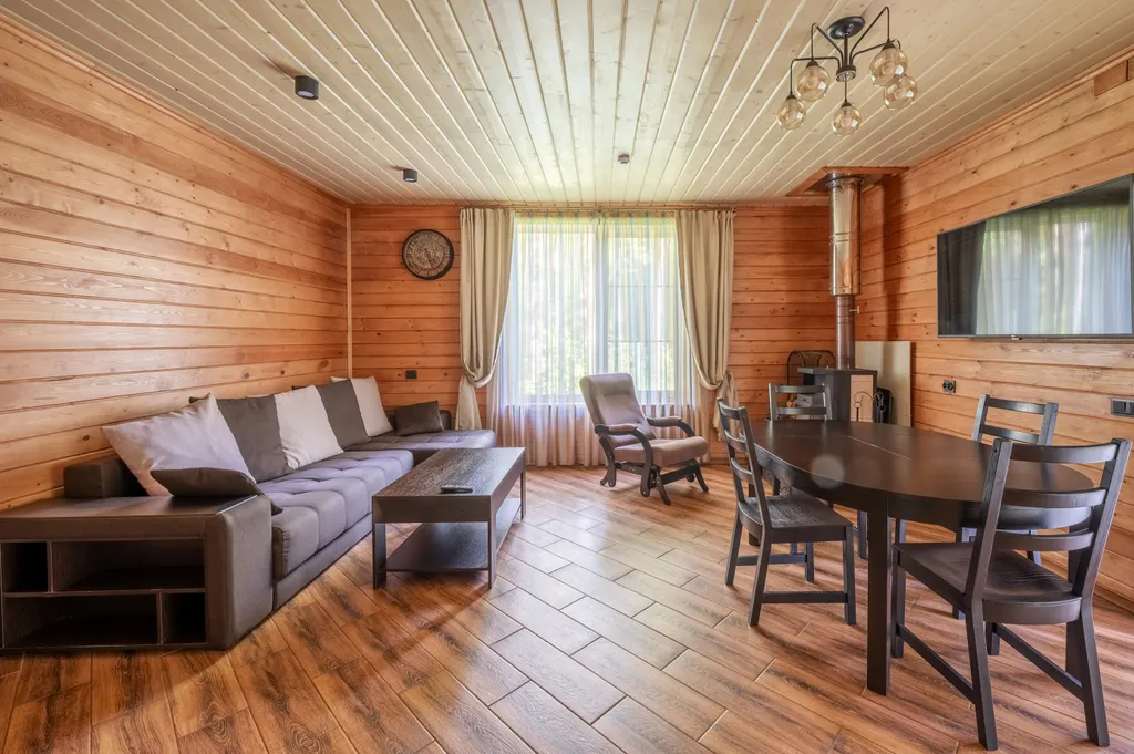 Комфортабельный коттедж с сауной на берегу водоема