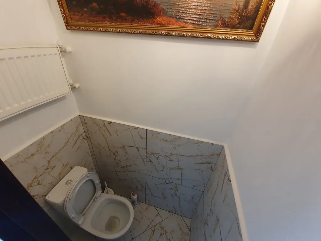 Домик с чудным зелёным двориком