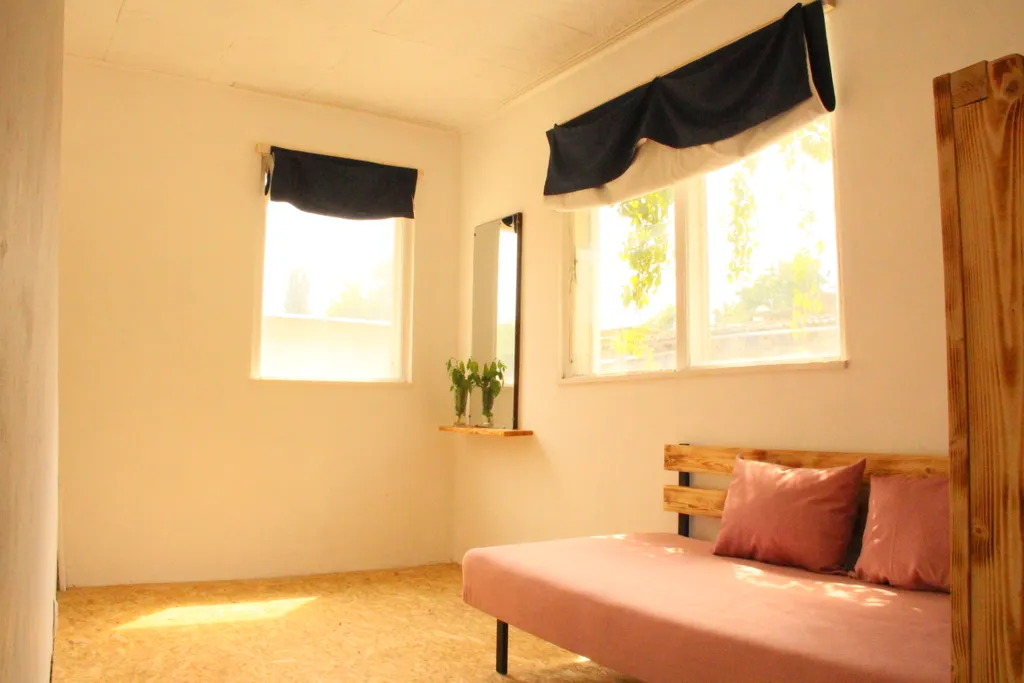 Уютный домик Много дерева