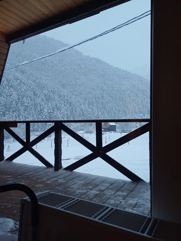 Домик с видом на горы