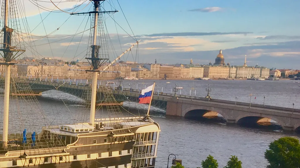 Квартира Квартира Апартамент с незабываемым видом на город, Неву и мосты — Санкт-Петербург