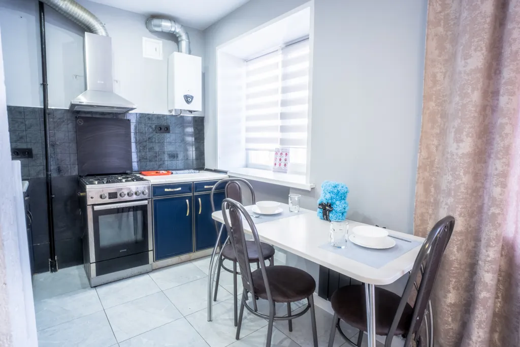 Евротрешка рядом с парком