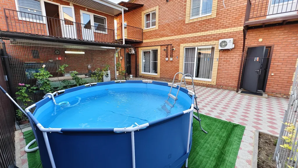 Кухаренко у друзей