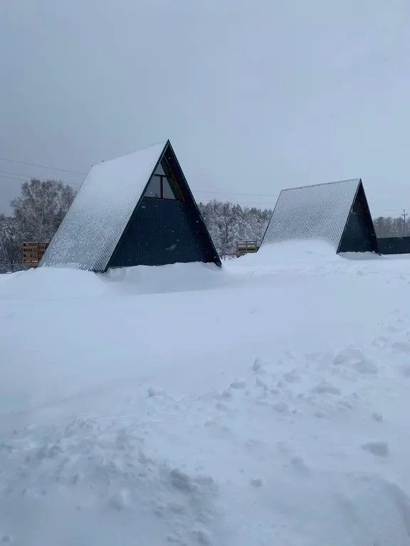 Дом с баней и  чаном у горячего источника