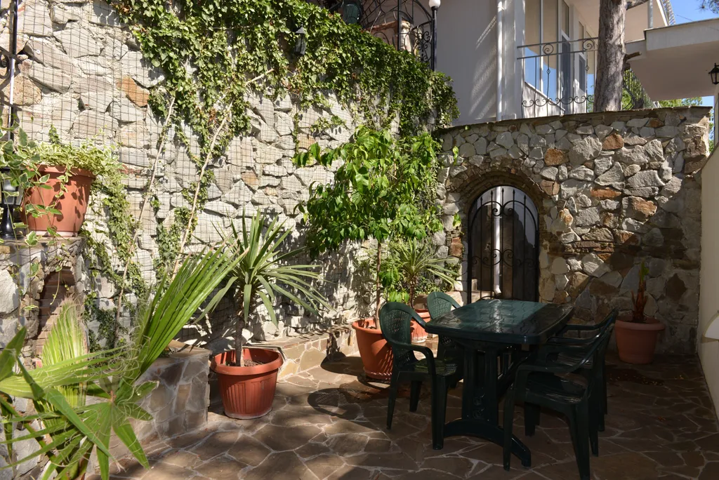 Этаж Двухкомнатный с террасой